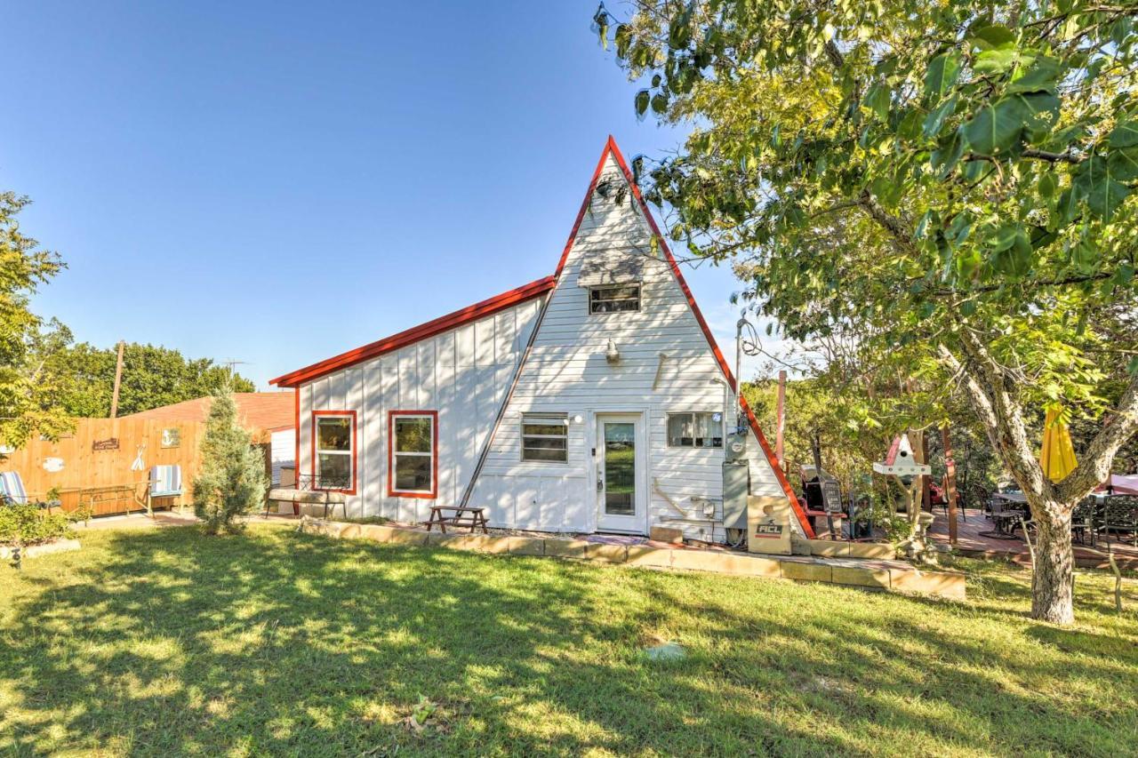Charming Lake Creek Cabin With Pool Access And Decks Granbury Exterior photo